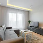 アパートホテル Modern In With Pool And Gym By Renters 3*