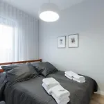 アパートホテル Modern In With Pool And Gym By Renters 3*