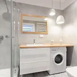 Modern In With Pool And Gym By Renters グダニスク