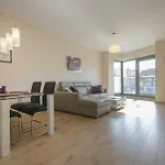 Modern In With Pool And Gym By Renters グダニスク