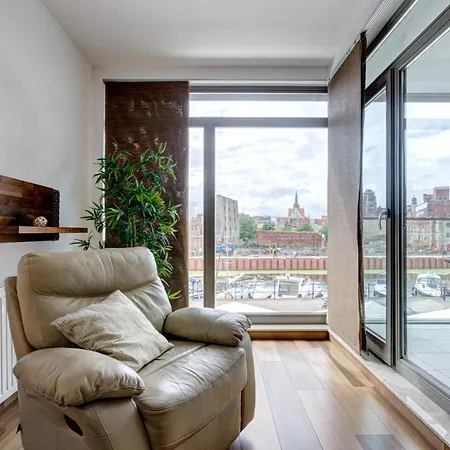 Apartment Modern Dom & House In With Pool And Gym *