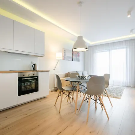 Modern In With Pool And Gym By Renters