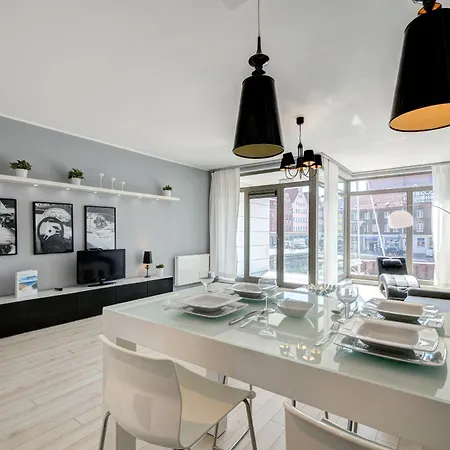 Modern Dom & House In With Pool And Gym Apartment