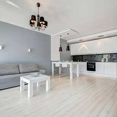 Apartment Modern Dom & House In With Pool And Gym *