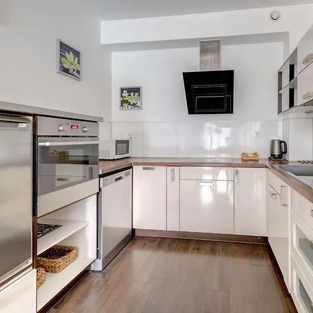 Modern Dom & House In With Pool And Gym Apartment *