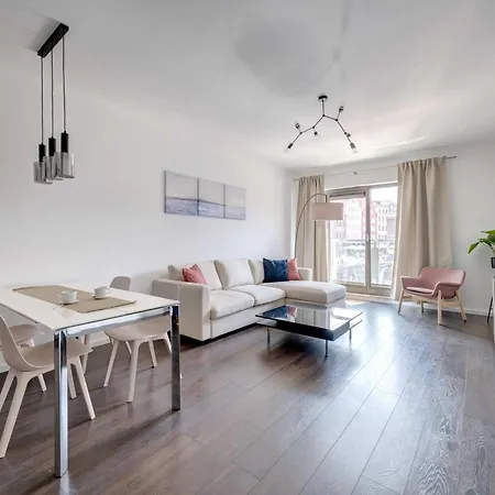 Modern Dom & House In With Pool And Gym Apartment