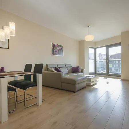 Modern In With Pool And Gym By Renters גדנסק