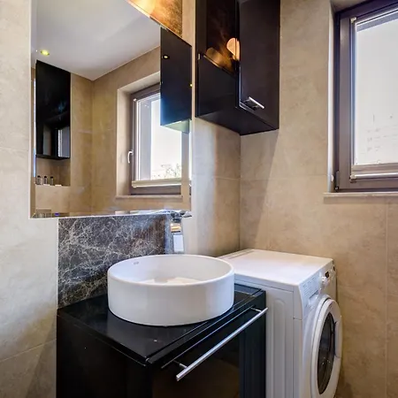 公寓式酒店 Modern Dom & House In With Pool And Gym 格但斯克