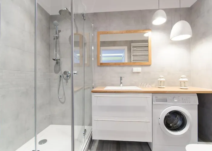 Modern Dom & House In With Pool And Gym מלון דירות 3*