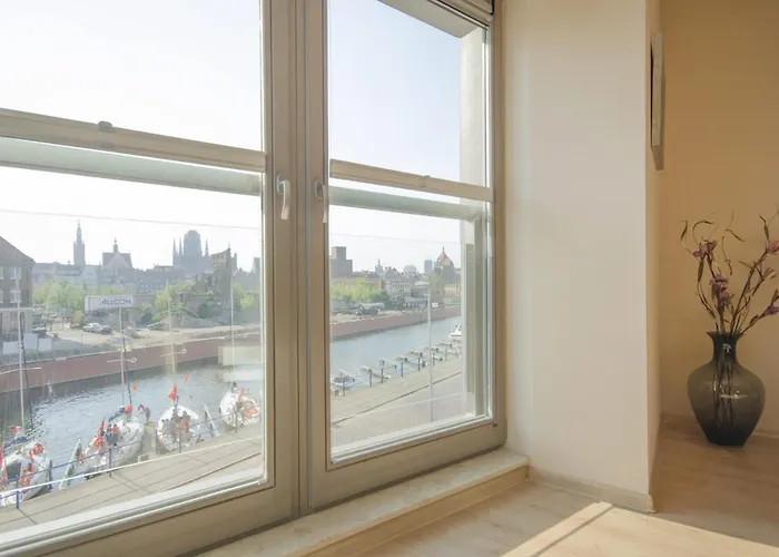 Aparthotel Modern Dom & House In With Pool And Gym