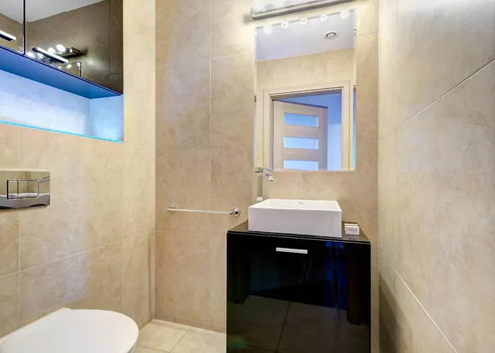 Aparthotel Modern Dom & House In With Pool And Gym