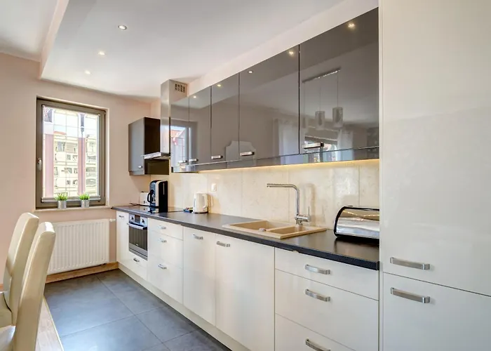 Modern Dom & House In With Pool And Gym