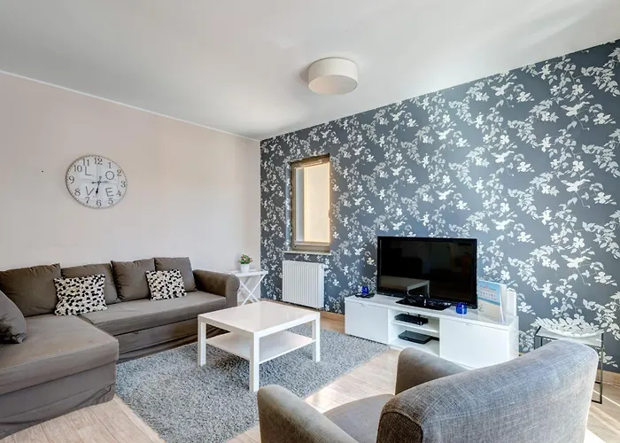 Modern Dom & House In With Pool And Gym מלון דירות 3*